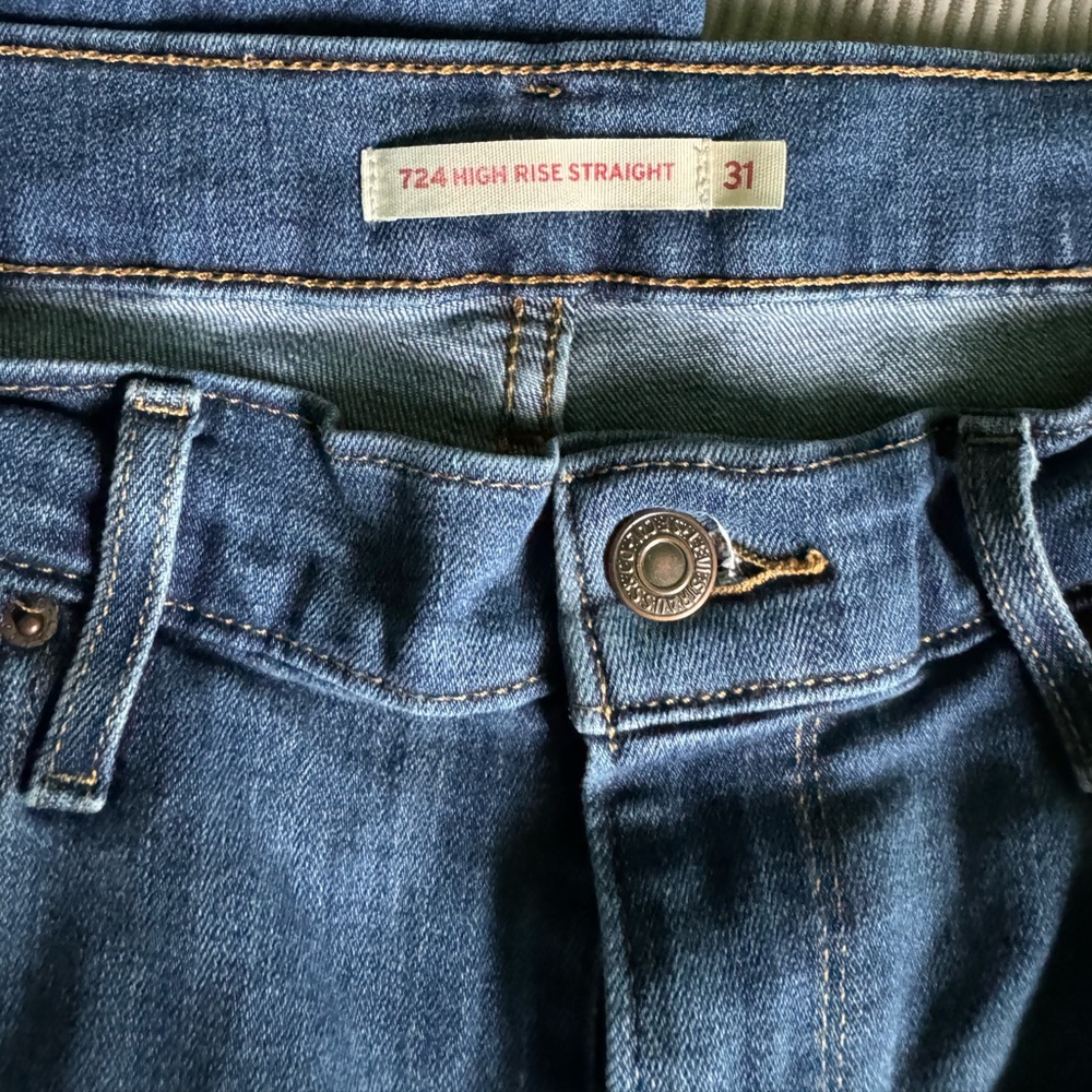 LEVI’S- 724 and 721 Jeans - Total of 3. Size 31 in 3 washes. worn 1-2 times - Picture 4 of 7